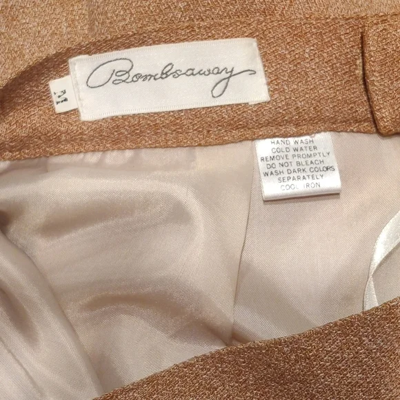 High Waisted Pleated Skirt - Picture 2 of 2